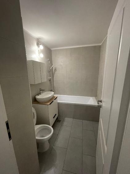 Apartament cu 2 camere decomandat, mobilat în Decebal