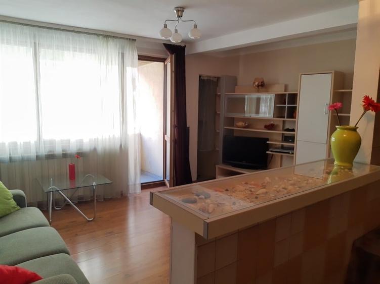 Apartament cu 2 camere decomandat, mobilat în Universitate