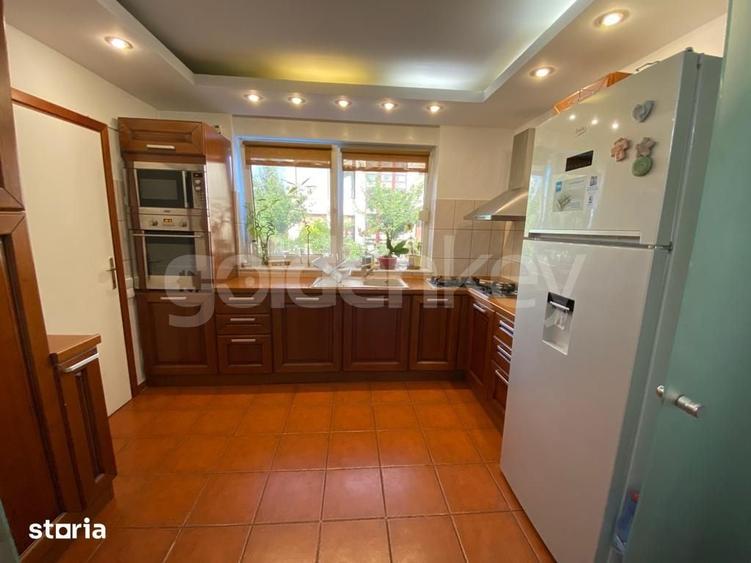 Casă cu 4 camere cu Teren 380 Mp în Central