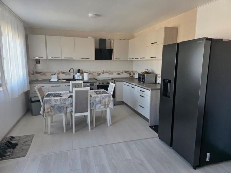 Casă cu 2 camere cu Teren 300 Mp în Cazasu