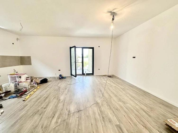Casă cu 3 camere cu Teren 332 Mp în Albina