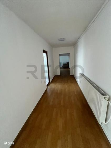 Spațiu comercial, de 220 mp, în Sânmartin