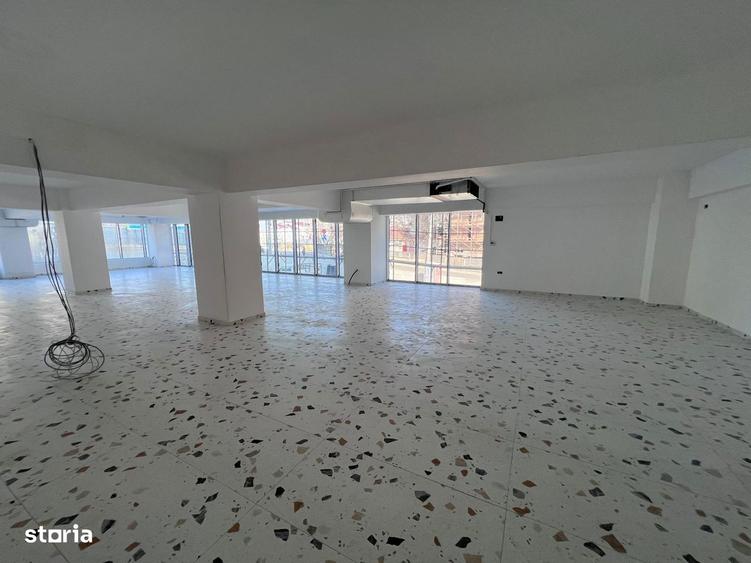 Spațiu comercial, de 210 mp, în Nicolina
