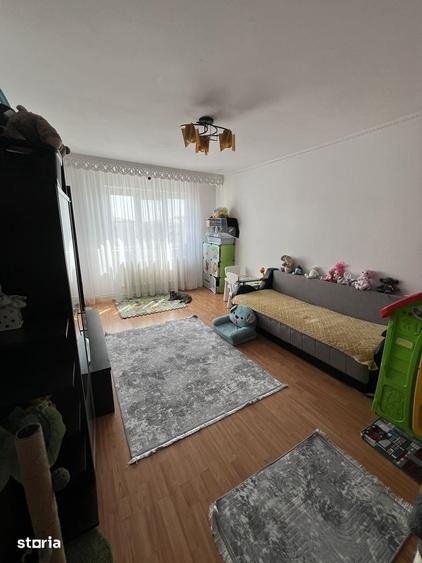 Apartament cu 3 camere decomandat în Gară
