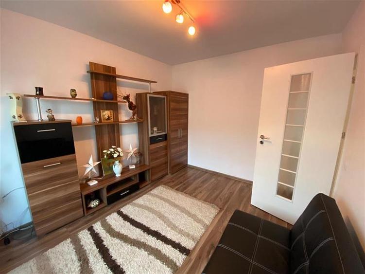 Duplex cu 5 camere cu Canalizare în Iris