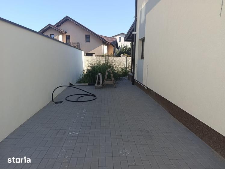 Casă cu 6 camere cu Teren 252 Mp în Central