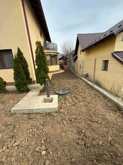 Casă cu 4 camere în Valea Adâncă