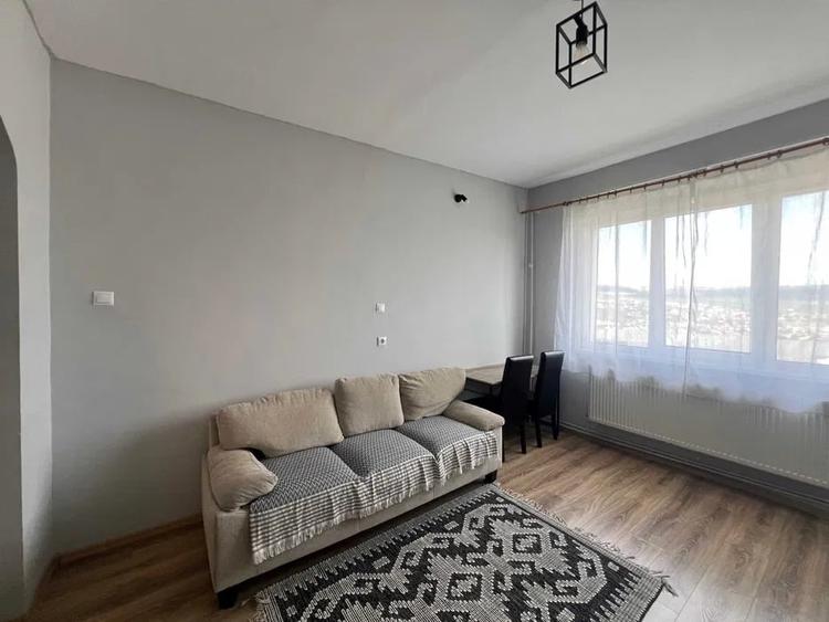 Apartament cu 2 camere decomandat, mobilat în Gruia