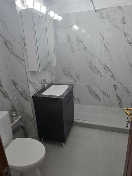 Apartament cu 3 camere semidecomandat în Sud