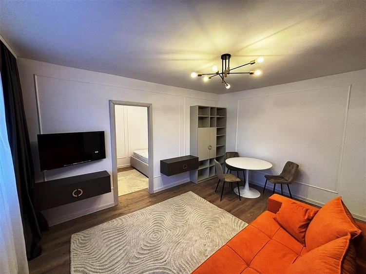 Apartament cu 2 camere nedecomandat, mobilat în Vest