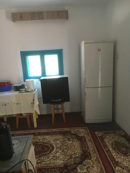 Casă cu 3 camere în Mărașu