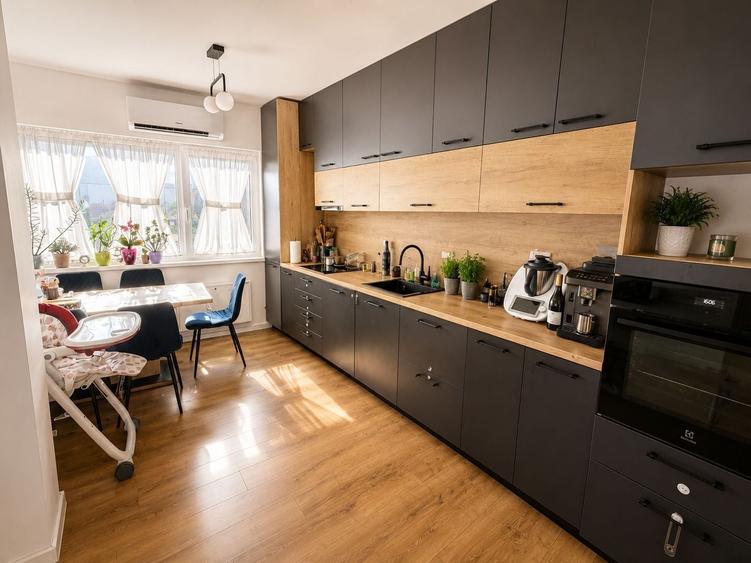 Apartament cu 3 camere, mobilat în Semicentral