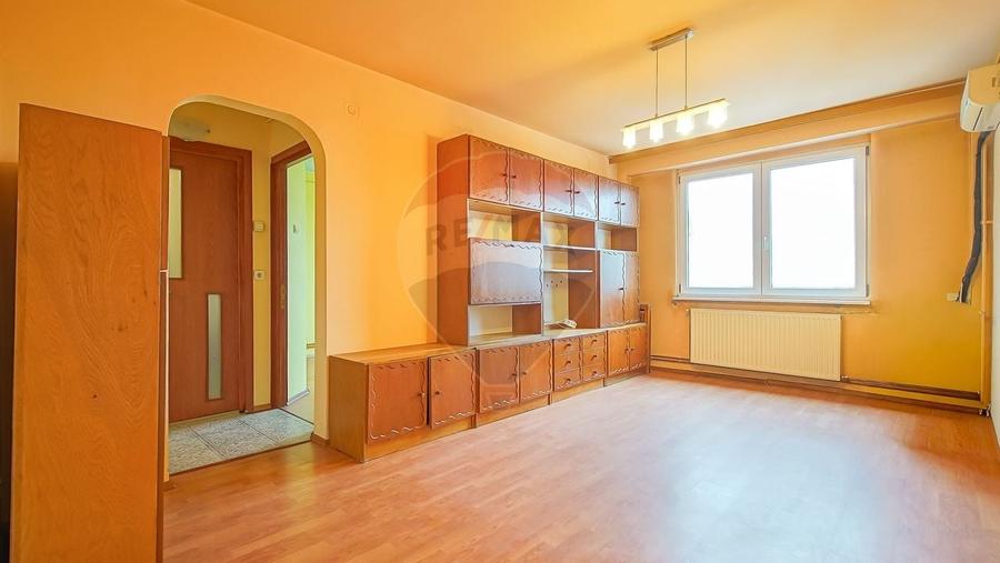 Apartament cu 3 camere circular în Astra