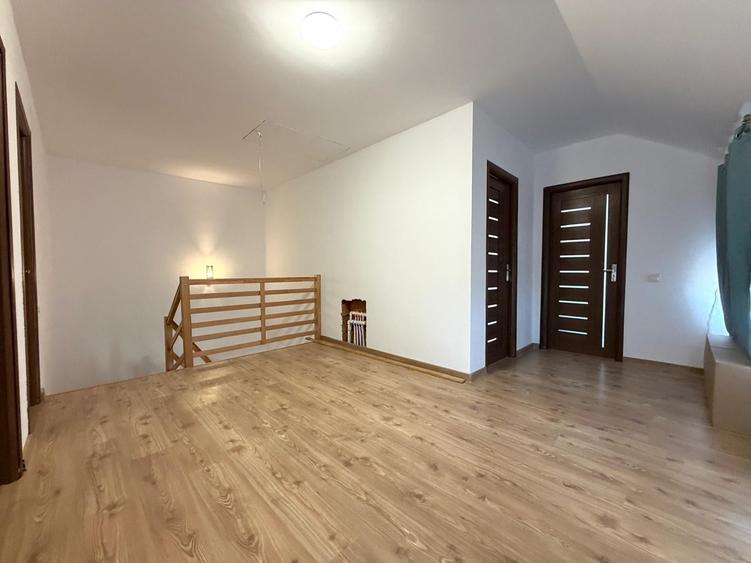 Duplex cu 5 camere cu Teren 380 Mp în Chișoda