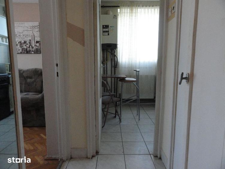 Apartament cu 2 camere decomandat în Romanilor