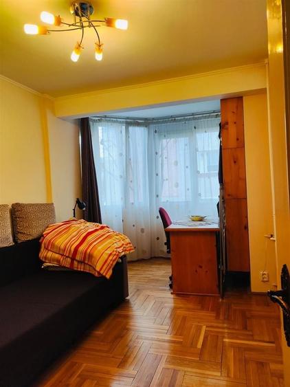 Apartament cu 3 camere decomandat în Rogerius