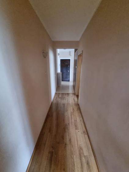 Apartament cu 3 camere în Cetate