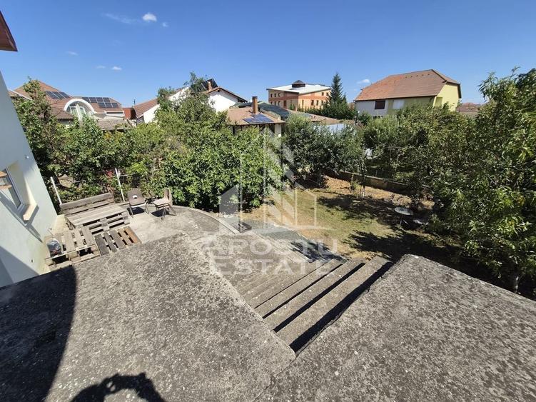 Casă individuală cu 6 camere cu Canalizare în Grădiște