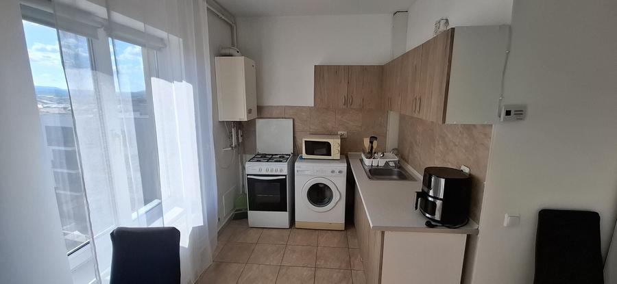 Apartament cu 2 camere semidecomandat în Florești