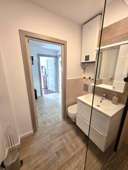 Apartament cu 2 camere decomandat, mobilat în Eroii Revoluției