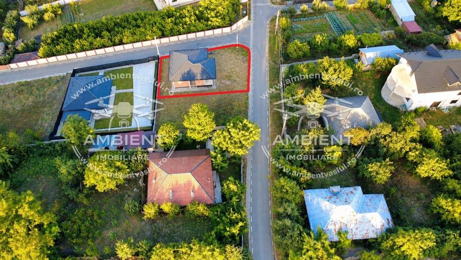 Casă individuală cu 3 camere cu Canalizare în Central
