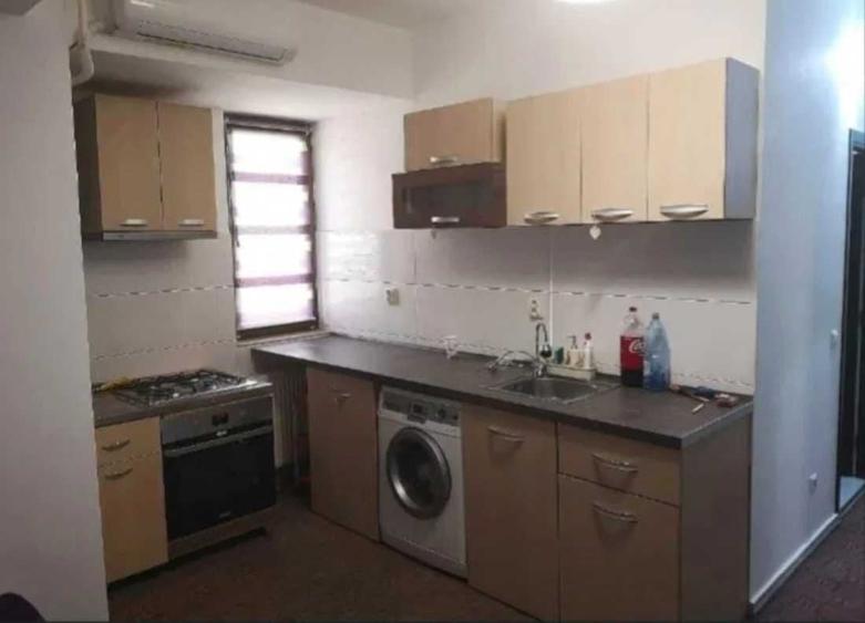 Apartament cu 2 camere decomandat în Baza 3