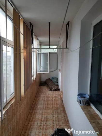 Apartament cu 2 camere semidecomandat în Cazino