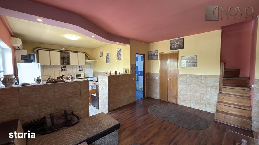 Apartament cu 3 camere semidecomandat în Ozana