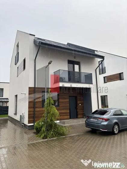 Casă cu 5 camere cu Teren 250 Mp în Central