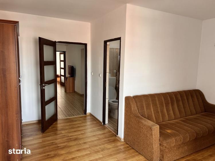 Apartament cu 3 camere, mobilat în Vasile Aaron