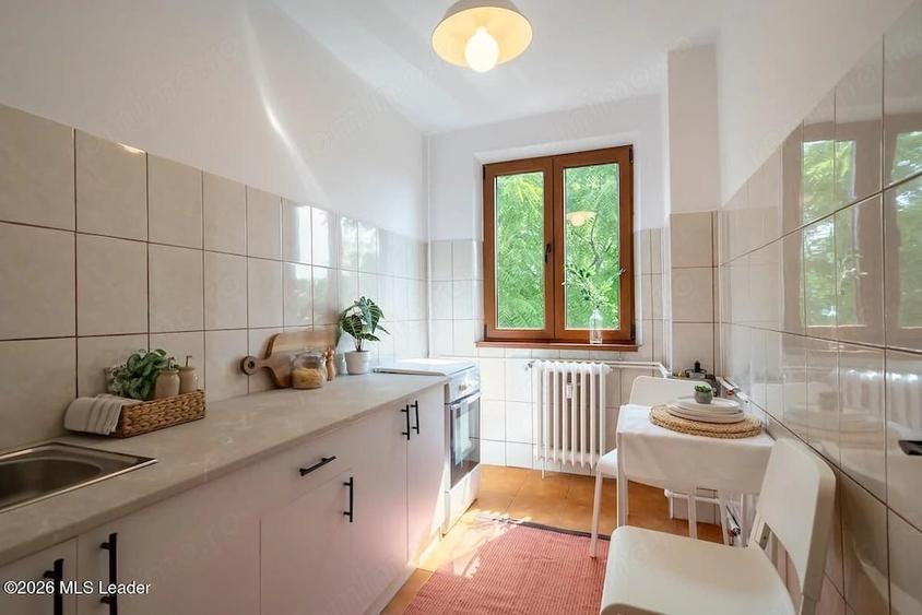 Apartament cu 4 camere semidecomandat în Drumul Taberei