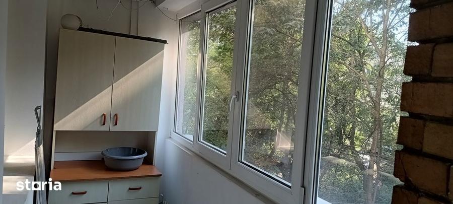 Apartament cu 2 camere decomandat în Titan