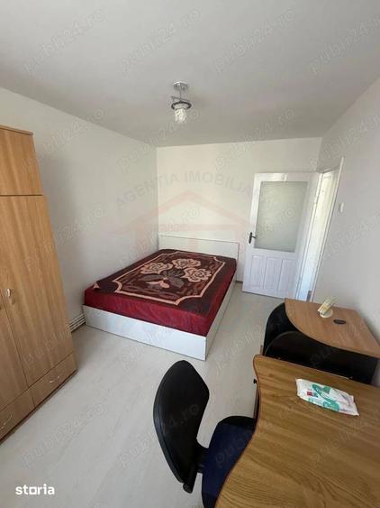 Apartament cu 2 camere decomandat în Piața Centrală