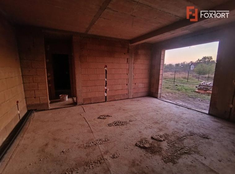 Apartament cu 2 camere în Plopi