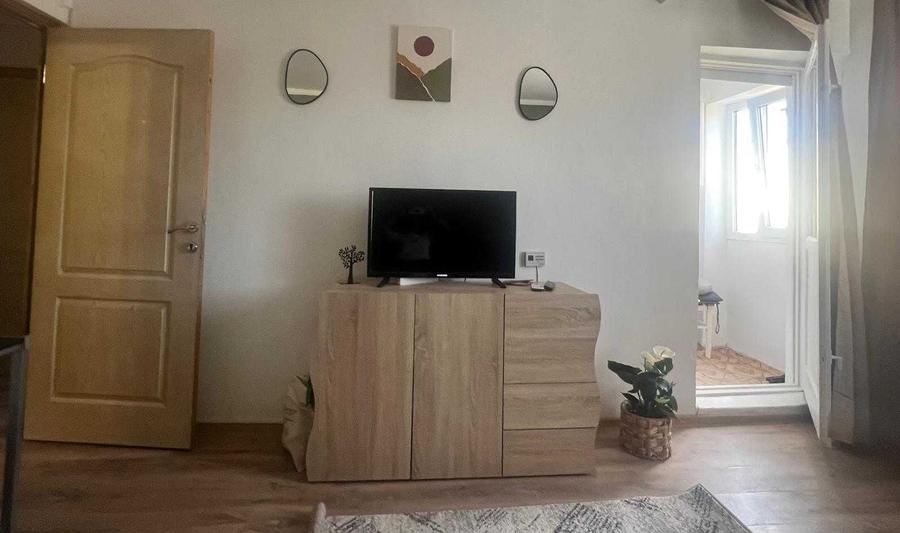 Garsonieră decomandată în Central