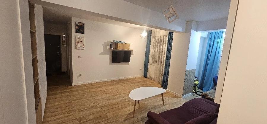 Apartament cu 2 camere semidecomandat în Exterior Vest