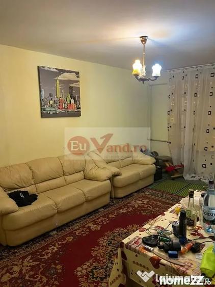 Apartament cu 3 camere decomandat în Micro 16