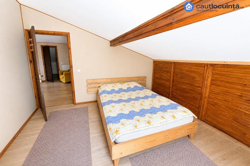 Casă cu 5 camere cu Teren 300 Mp în Trăisteni