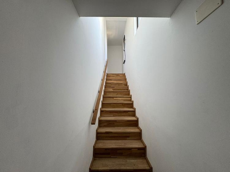 Casă cu 3 camere cu Canalizare în Tunari