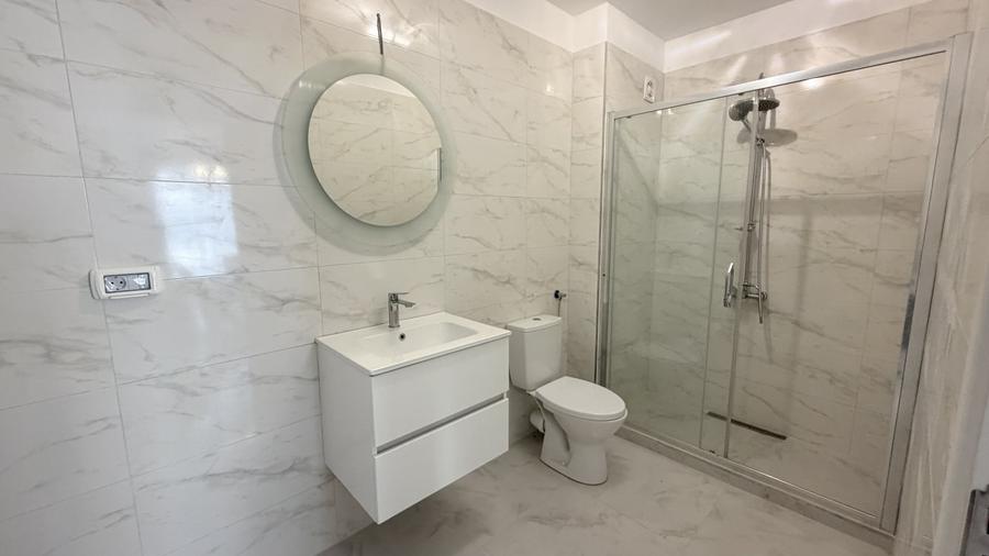 Apartament cu 2 camere semidecomandat, mobilat în Florești