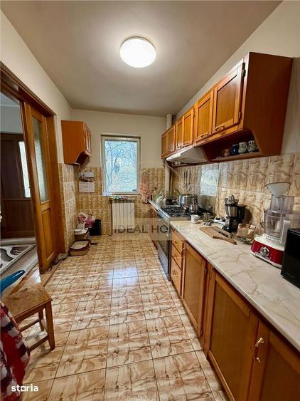 Casă cu 4 camere cu Teren 1481 Mp în Central