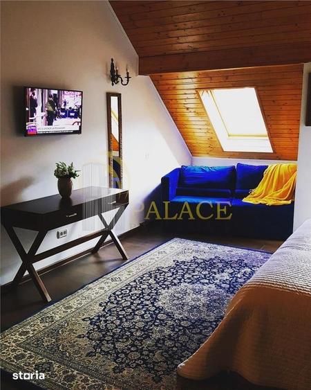 Casă cu 8 camere cu Teren 1000 Mp în Central