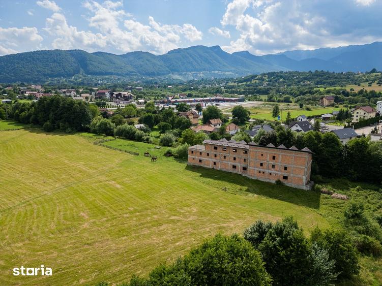 Casă cu Teren 2000 Mp în Central