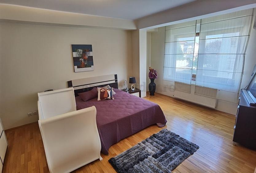 Casă individuală cu 6 camere cu Piscina în Pipera