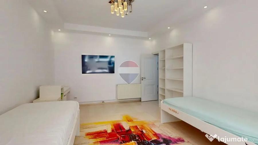 Apartament cu 3 camere decomandat în Centrul Civic