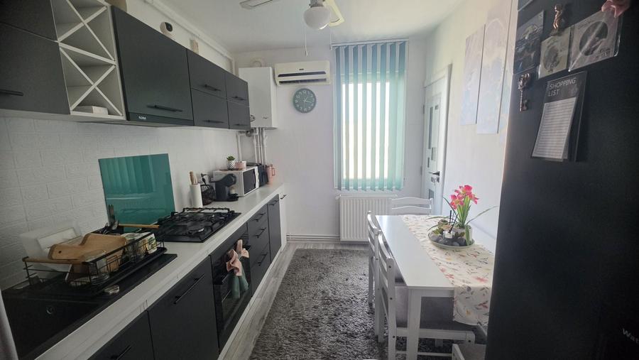 Apartament cu 2 camere decomandat în Sântana de Mureș