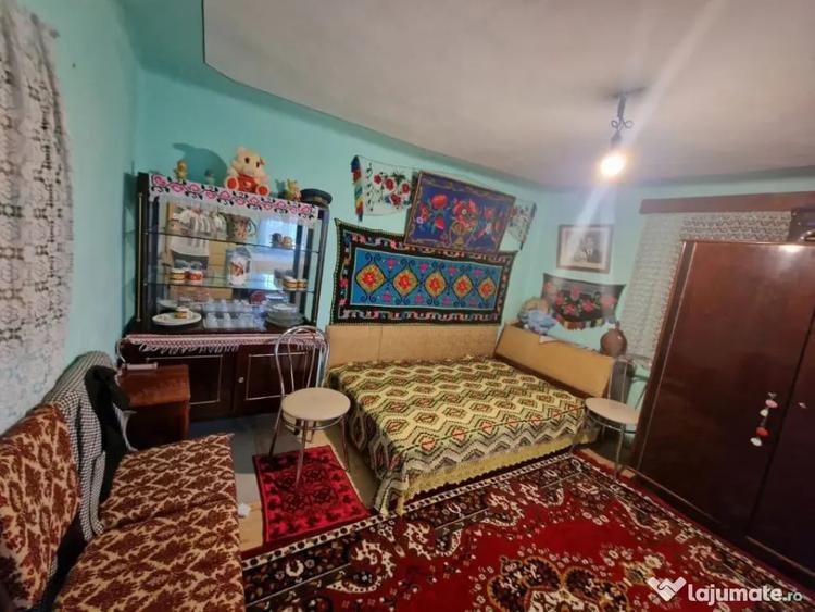 Casă cu 3 camere cu Teren 2100 Mp în Lunca