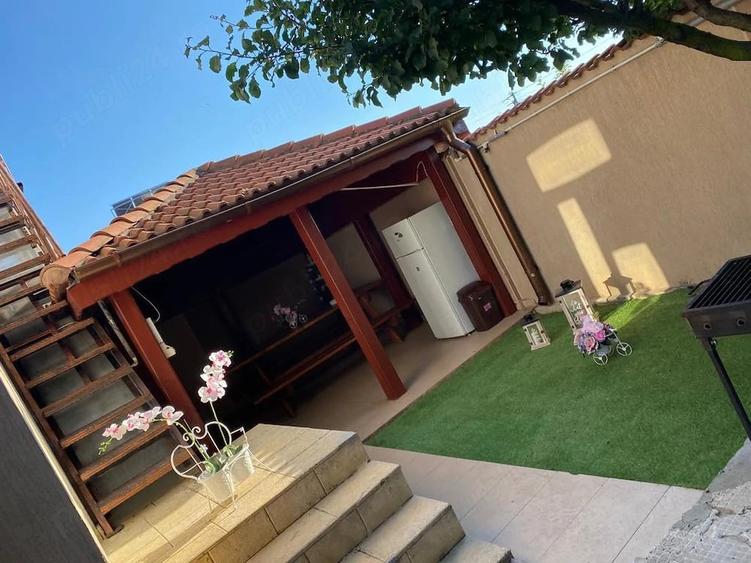 Casă cu Teren 1050 Mp în Central