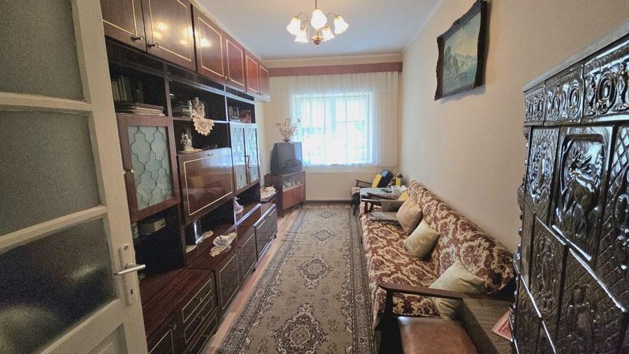 Casă individuală cu 3 camere cu Canalizare în Central