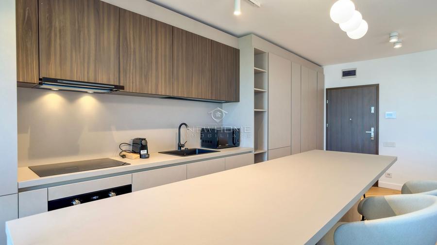 Apartament cu 2 camere semidecomandat, mobilat în Între Lacuri